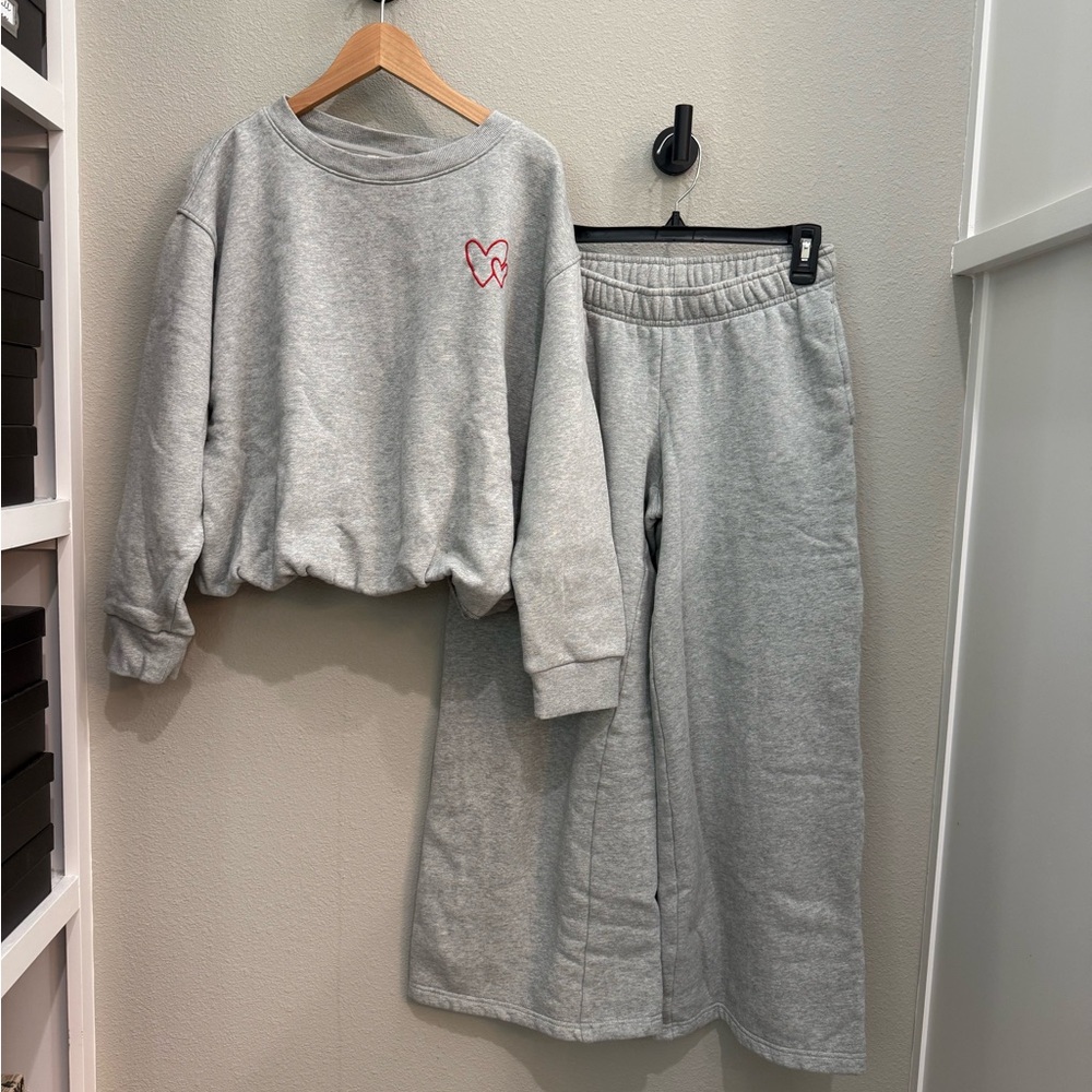 Universal Thread Light Gray Knit Top